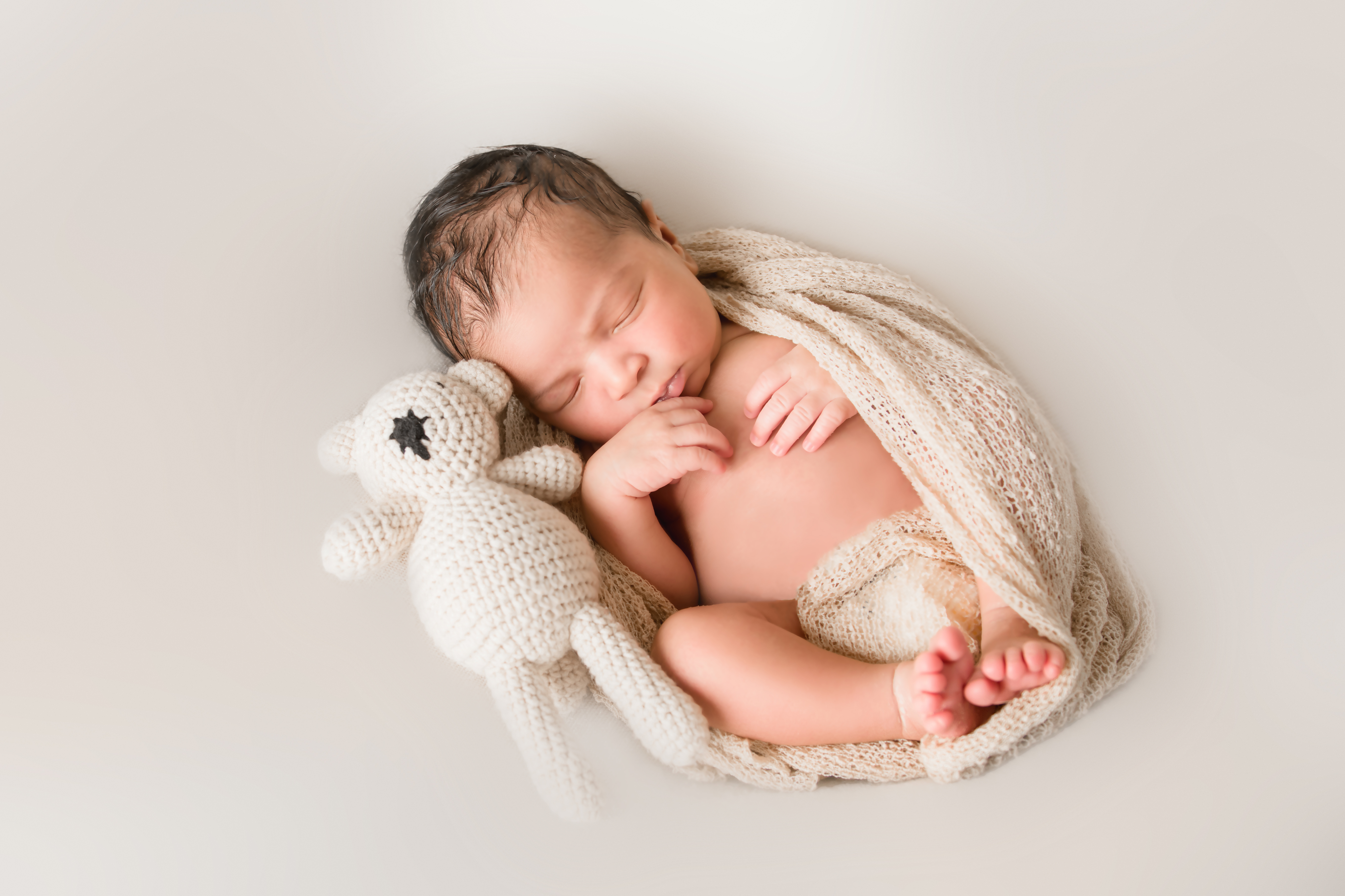 servizio fotografico in studio newborn ticino